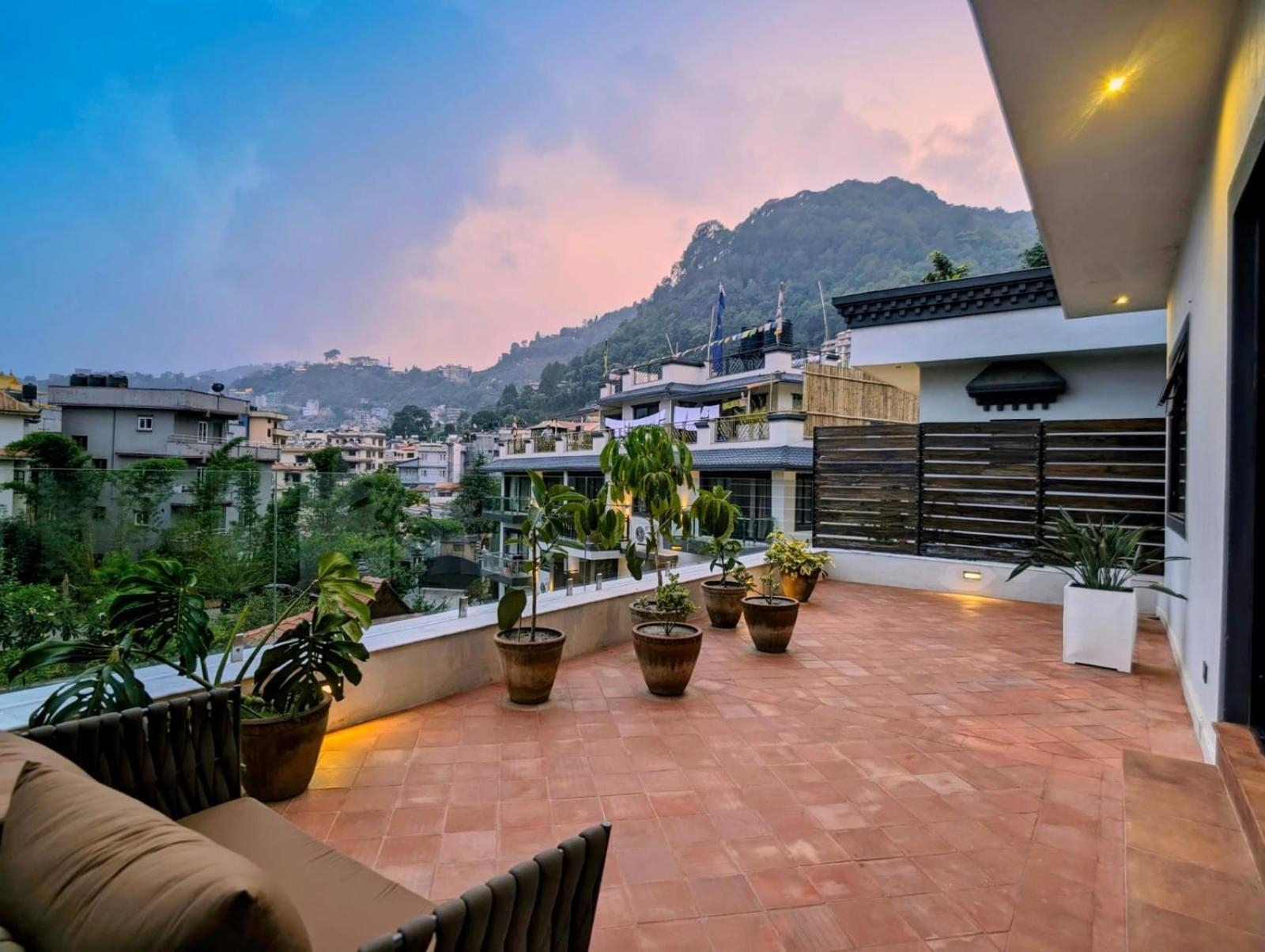 Uma Residence And Suites Katmandu Dış mekan fotoğraf